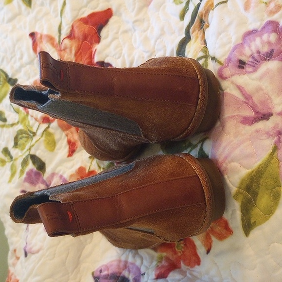 Suede boots size 8.5 - Picture 2 of 6